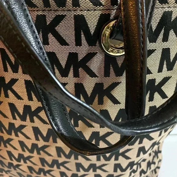 Michael kors MK signature print canvas tote handbag - Picture 6 of 11